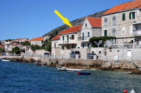 Apartments by the sea Bol, Brac - 4657